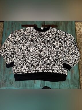 Like Love Ladies Mediun Black & White Damask Crewneck Sweater